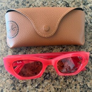 Women’s Ray-Ban Vibrant Red Sunglasses with Tan Case NWOT